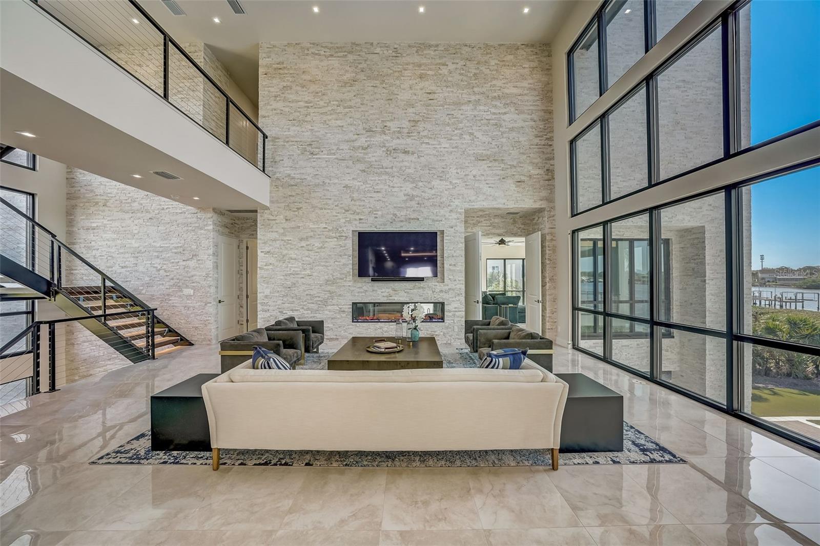 INDIAN POINT - Residential