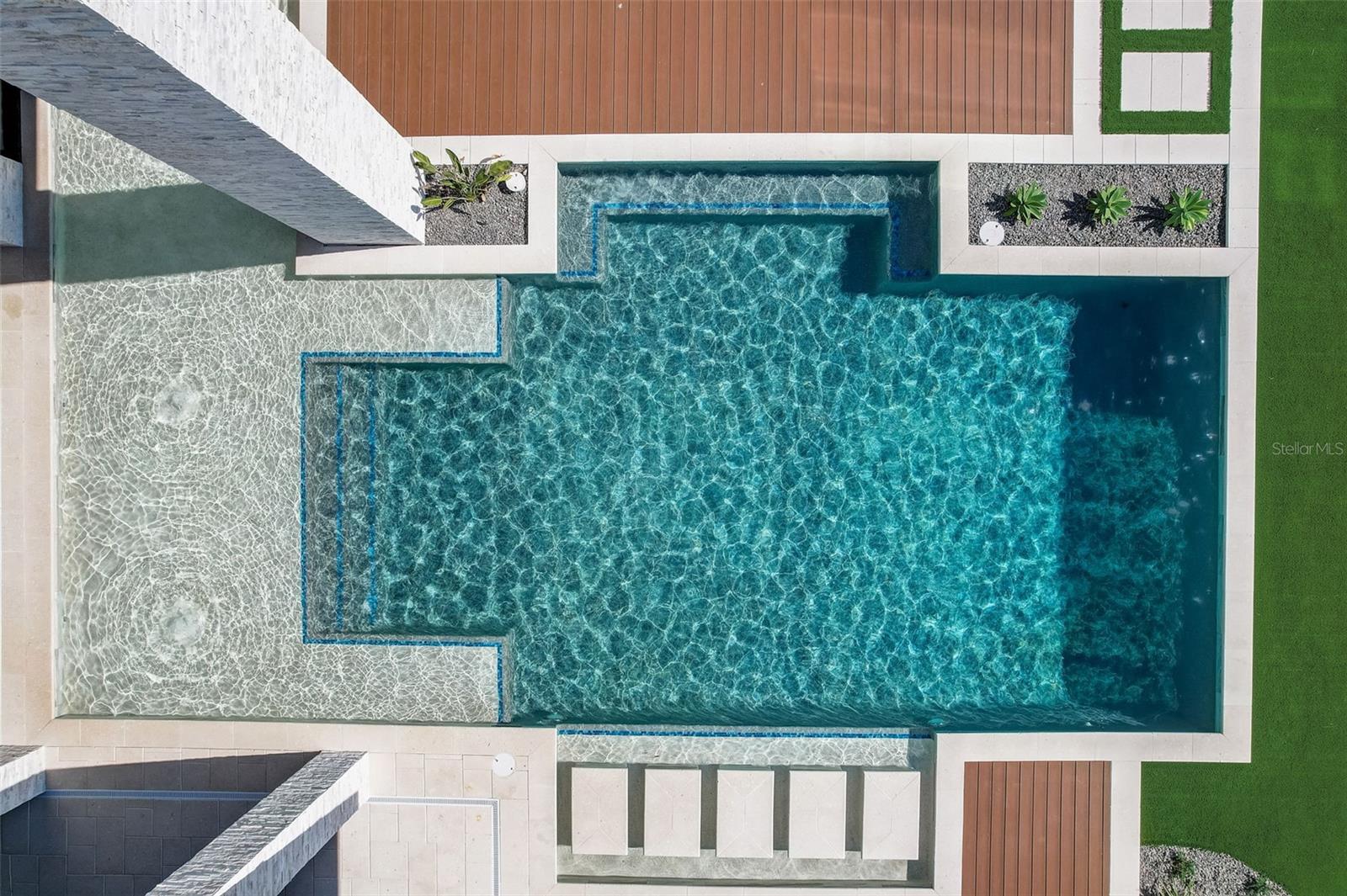 INDIAN POINT - Residential