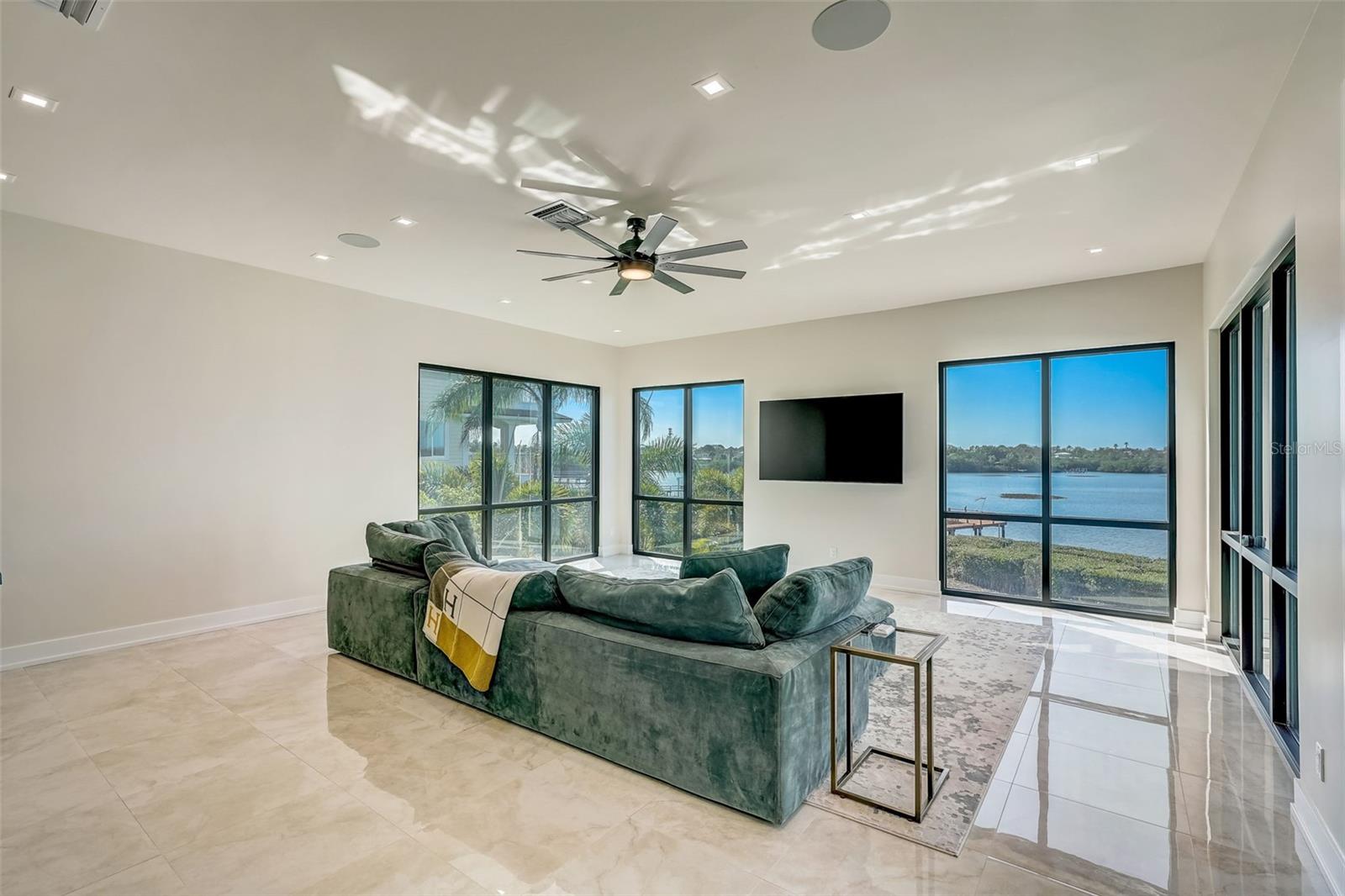 INDIAN POINT - Residential