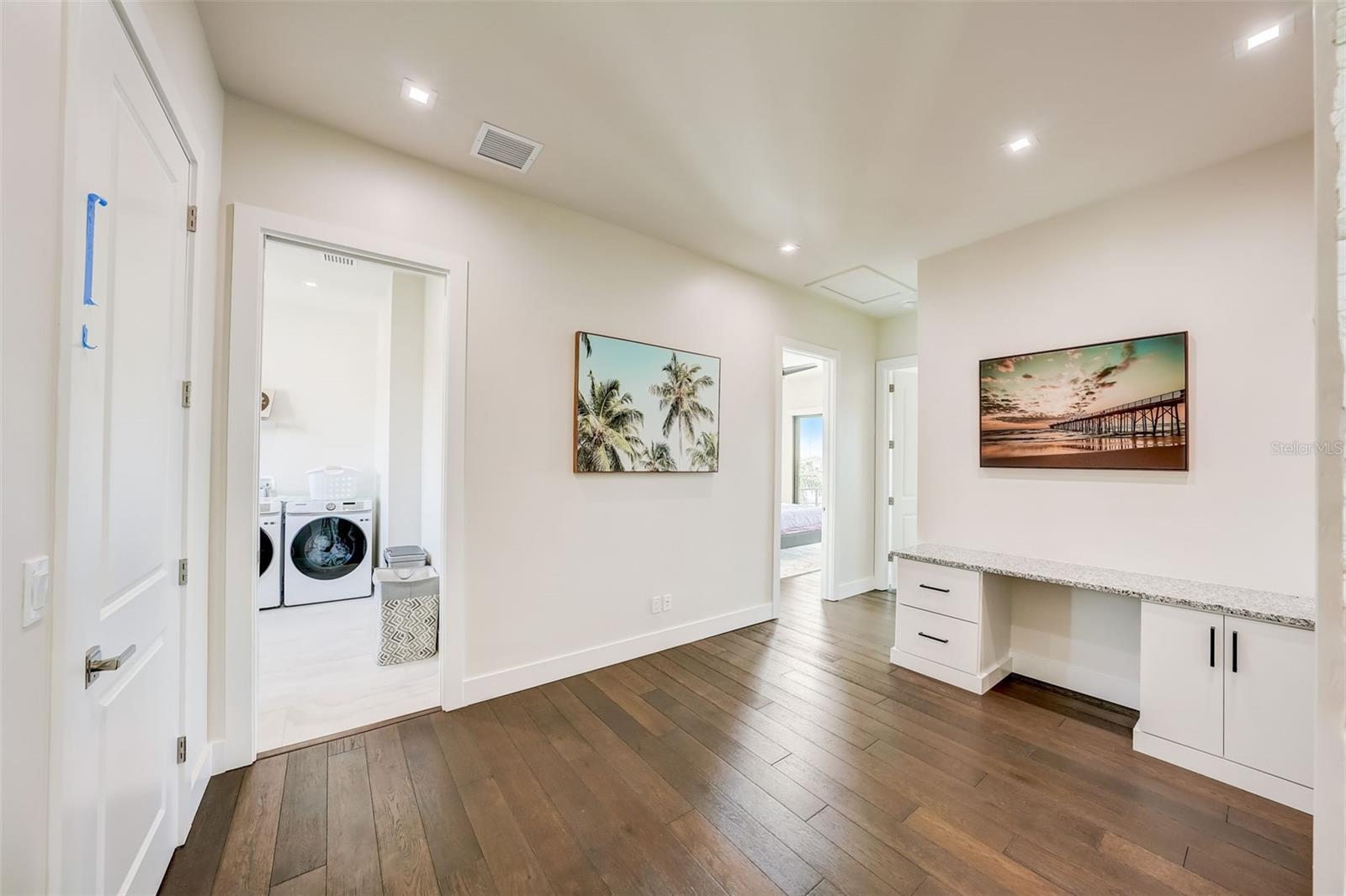 INDIAN POINT - Residential