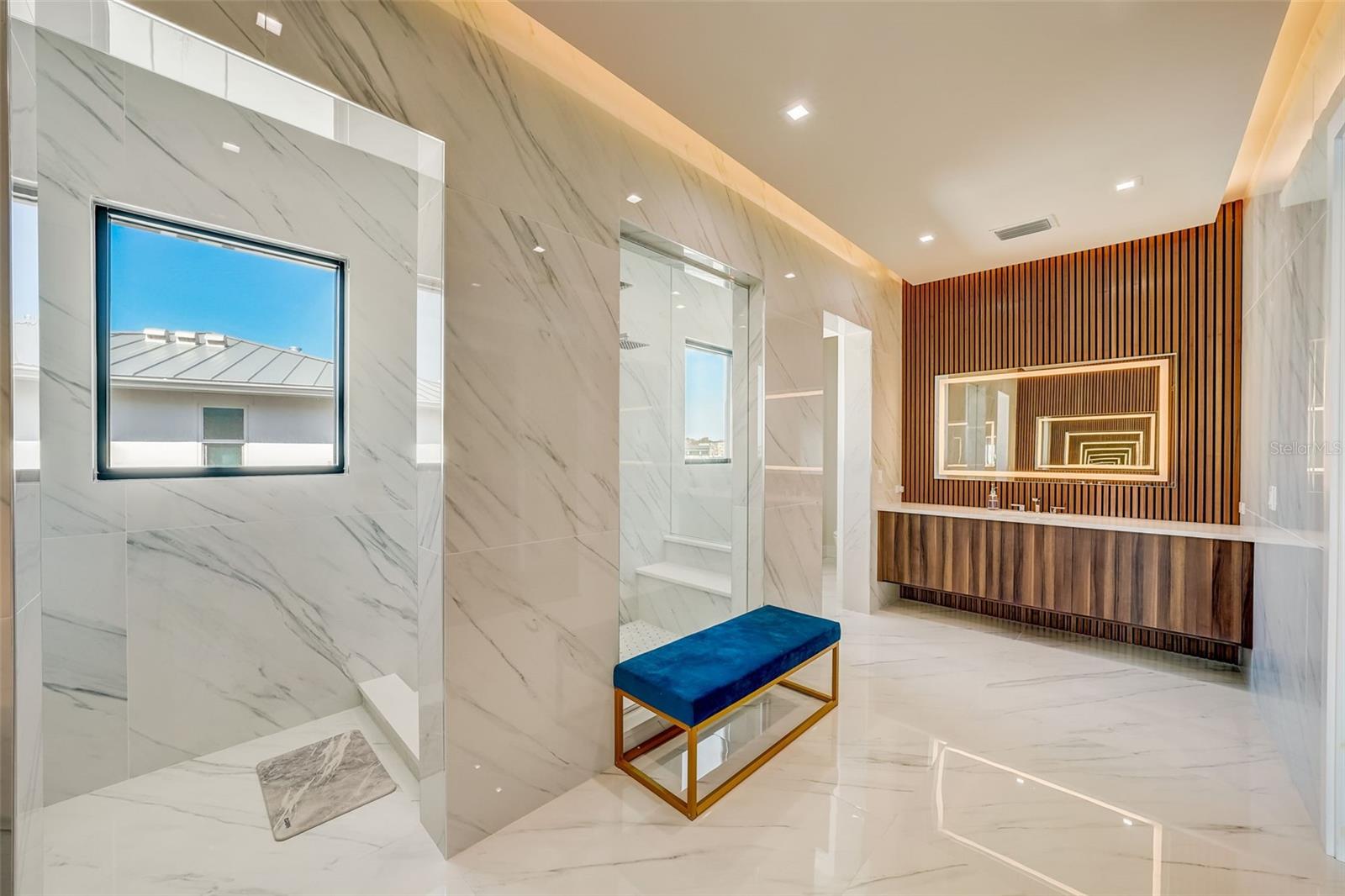 INDIAN POINT - Residential