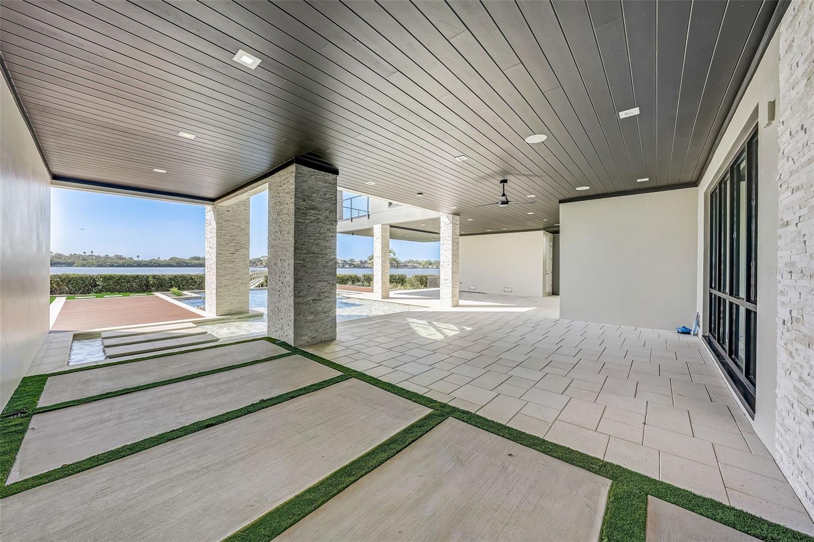 INDIAN POINT - Residential