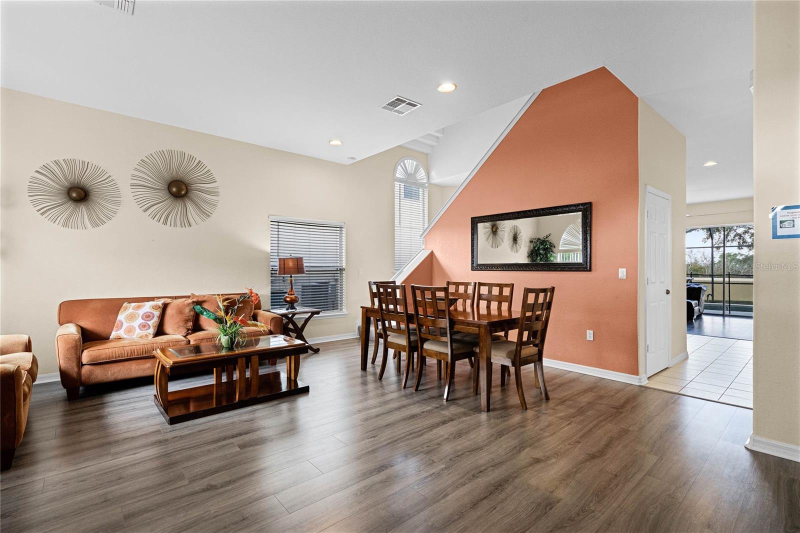 242 CADIZ LOOP