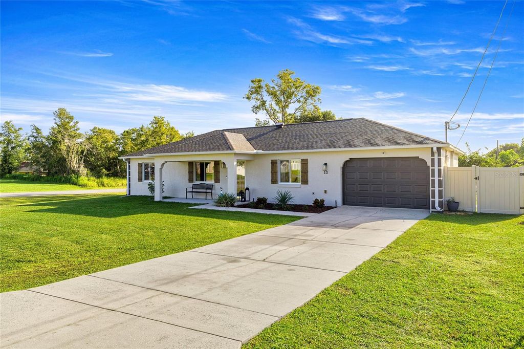 Photo of 13 Spruce Pass, Ocala, FL 34472 (MLS # OM711134)