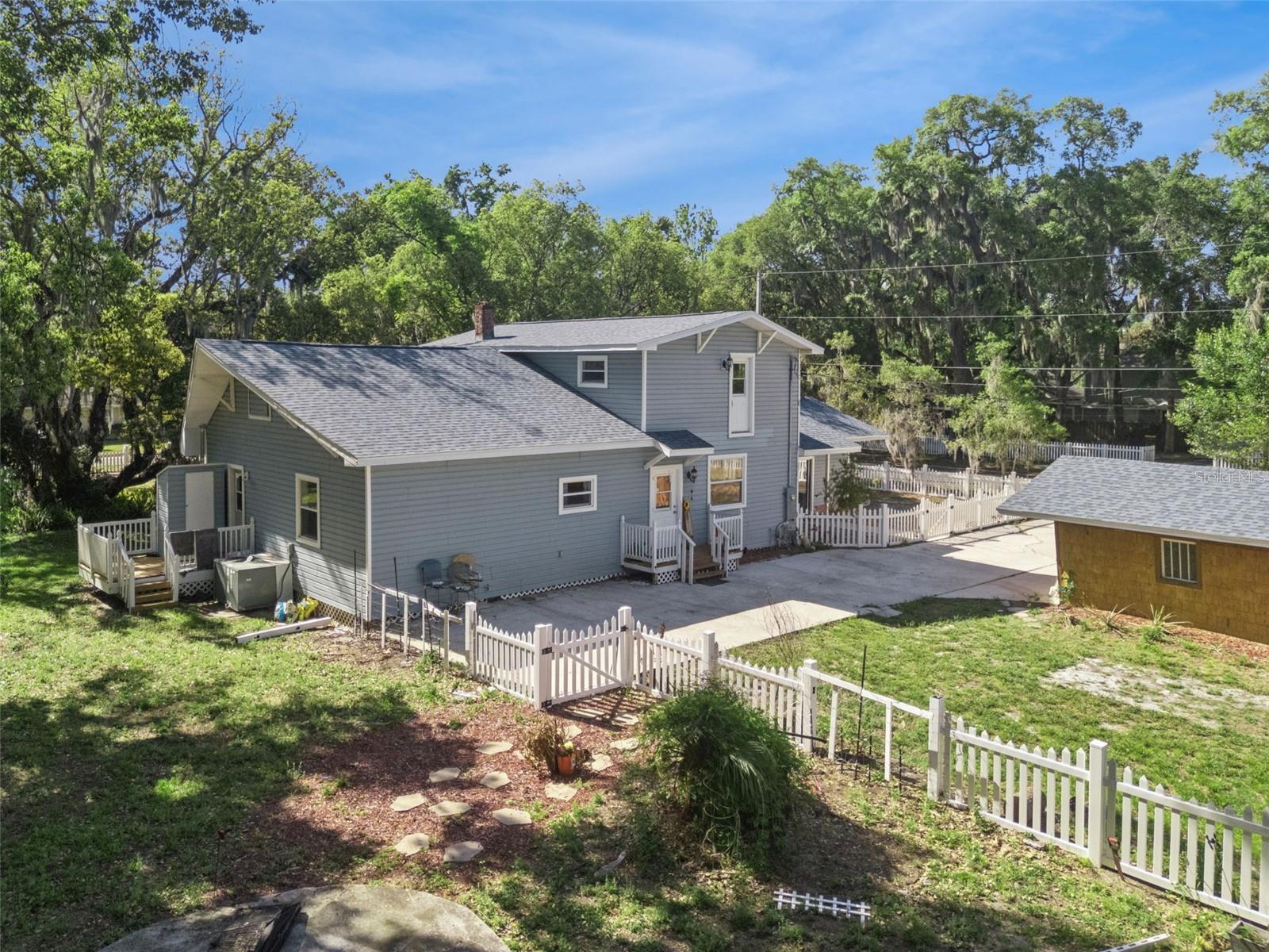 MOUNT DORA GULLERS HOMESTEAD - Residential