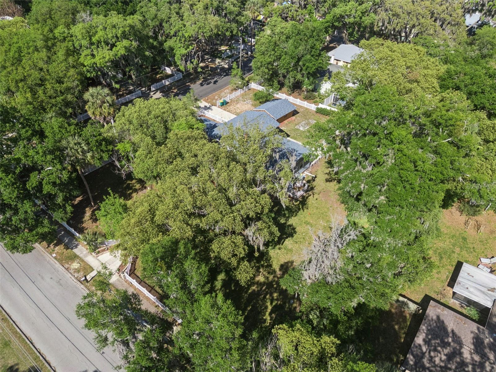 MOUNT DORA GULLERS HOMESTEAD - Residential