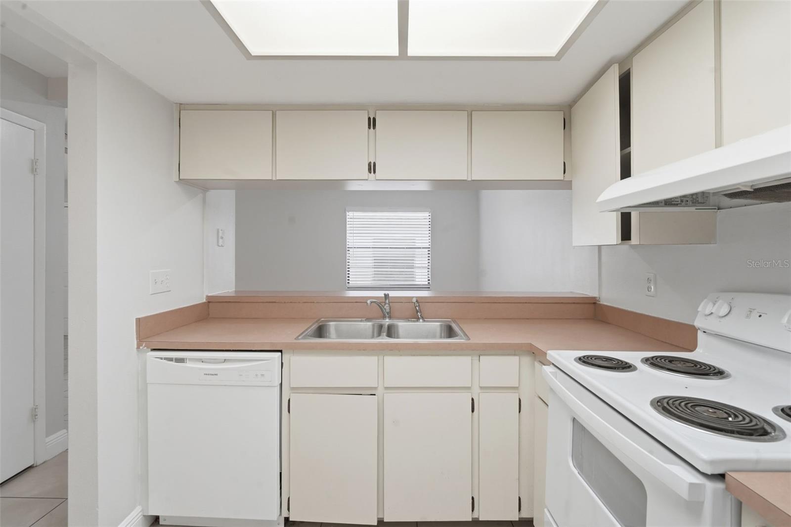 CRYSTAL GROVE - Residential Income