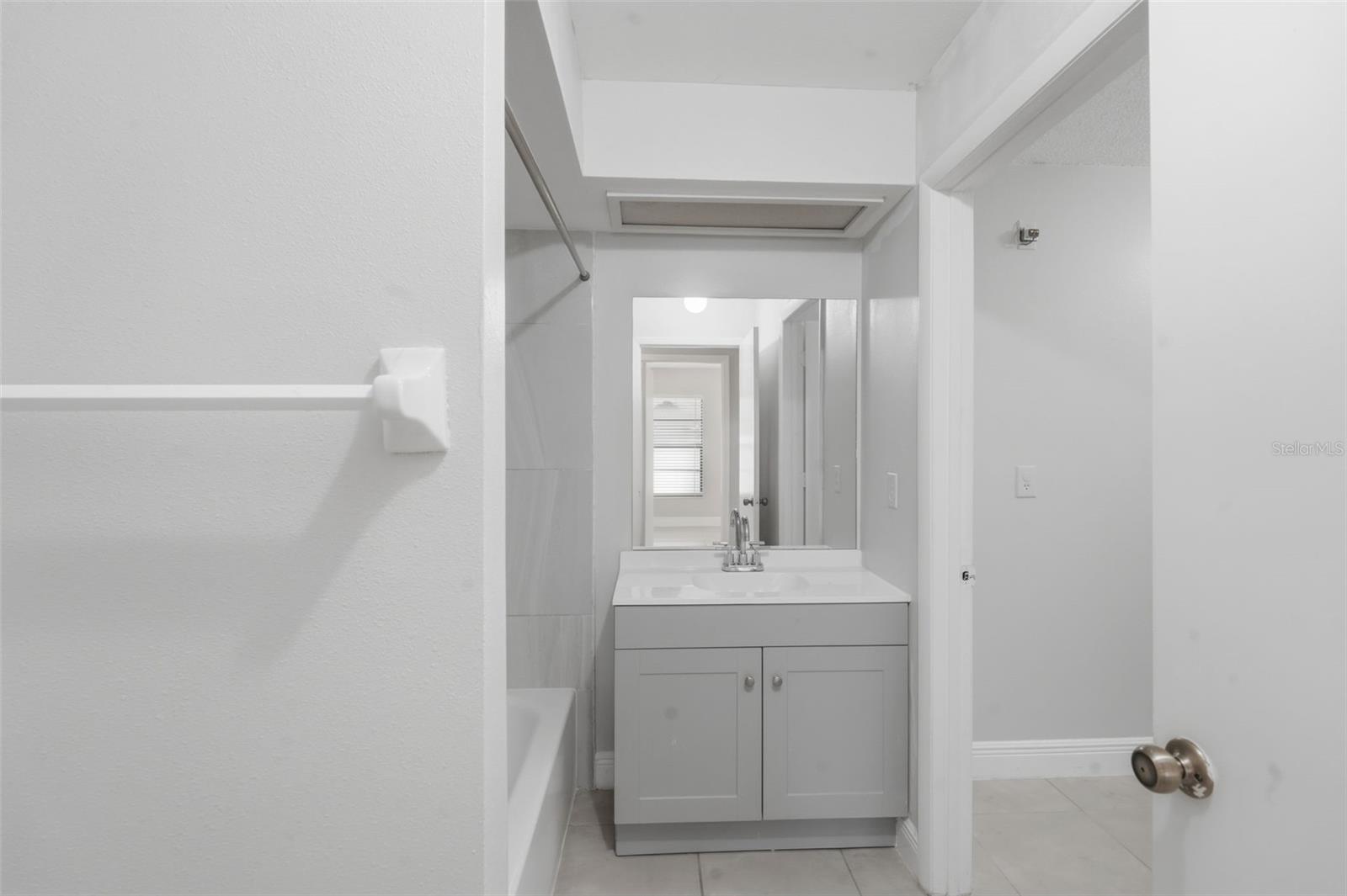 CRYSTAL GROVE - Residential Income