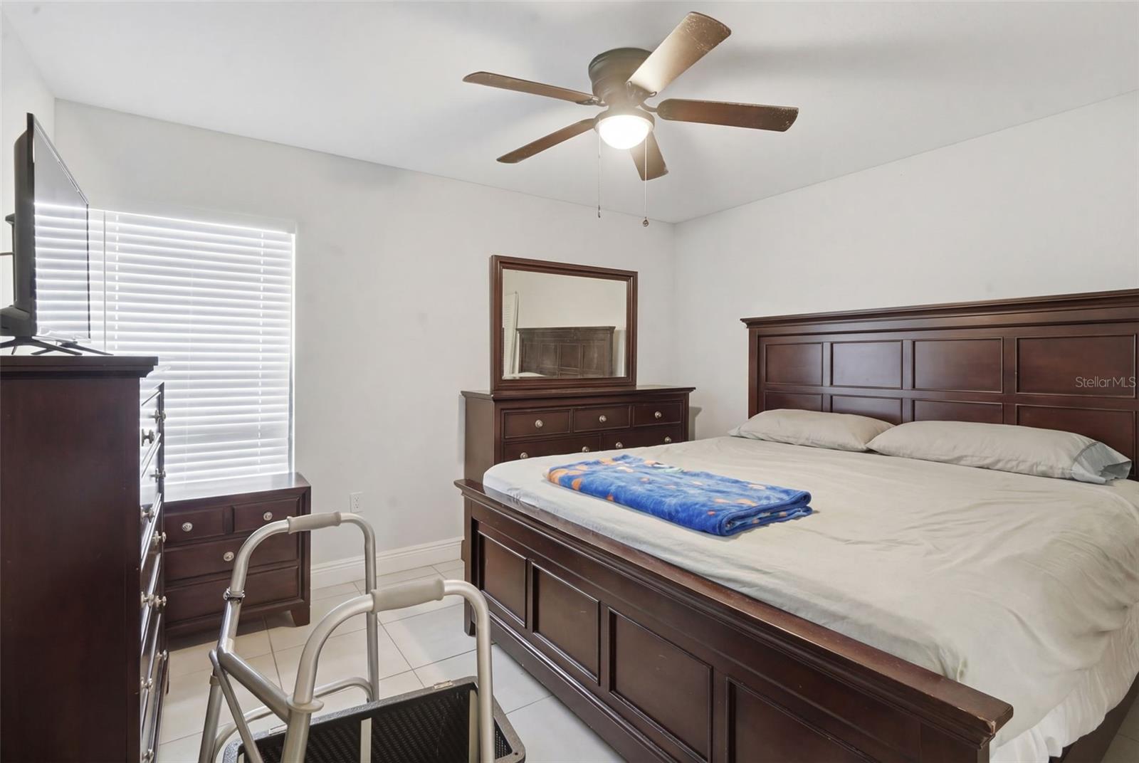 CRYSTAL GROVE - Residential Income