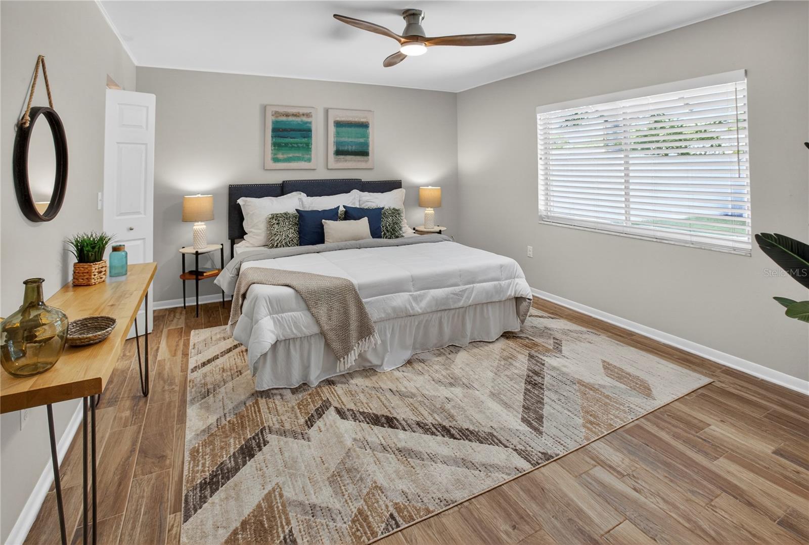 BONNIE BAY UNIT THREE PH ONE - Residential