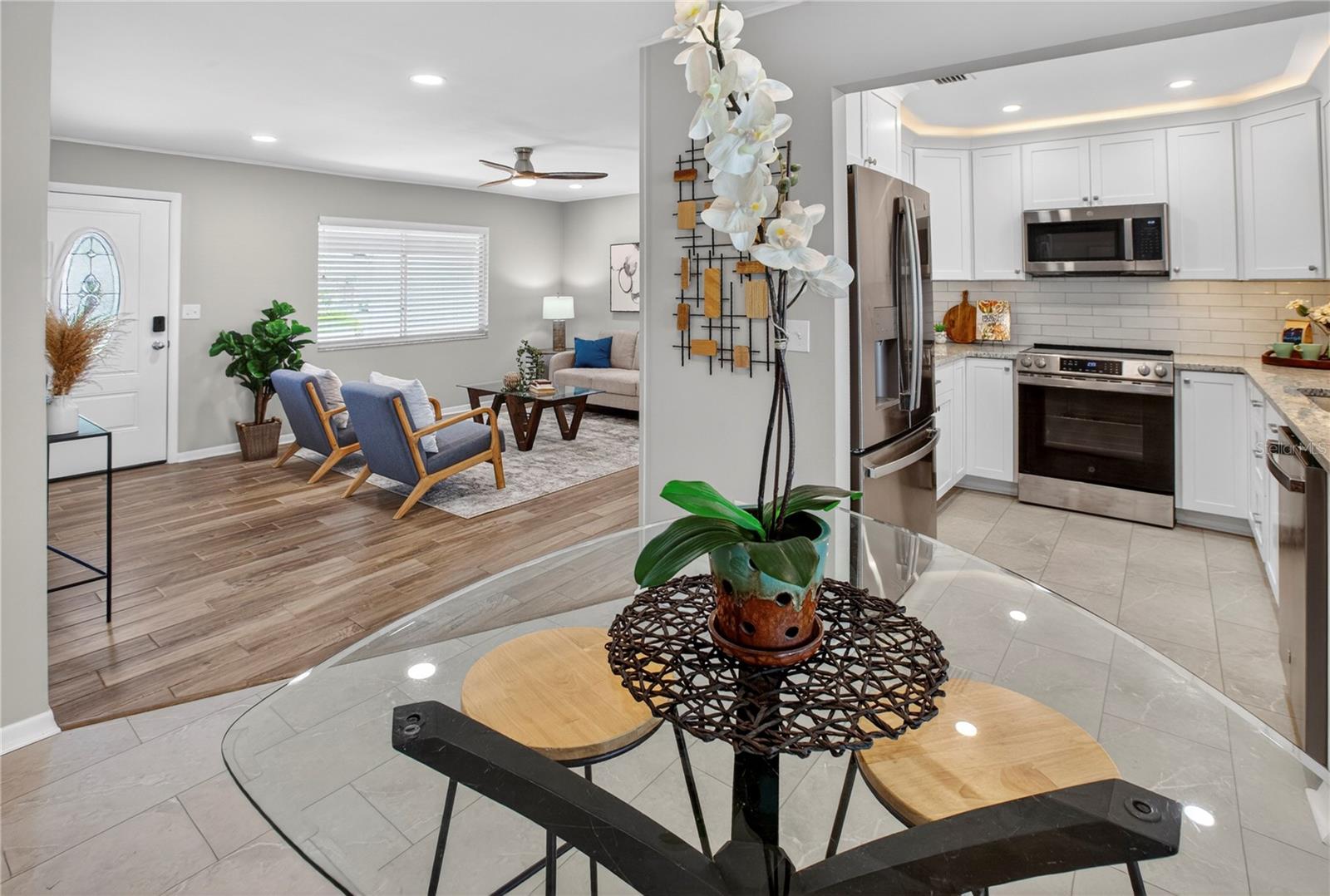 BONNIE BAY UNIT THREE PH ONE - Residential
