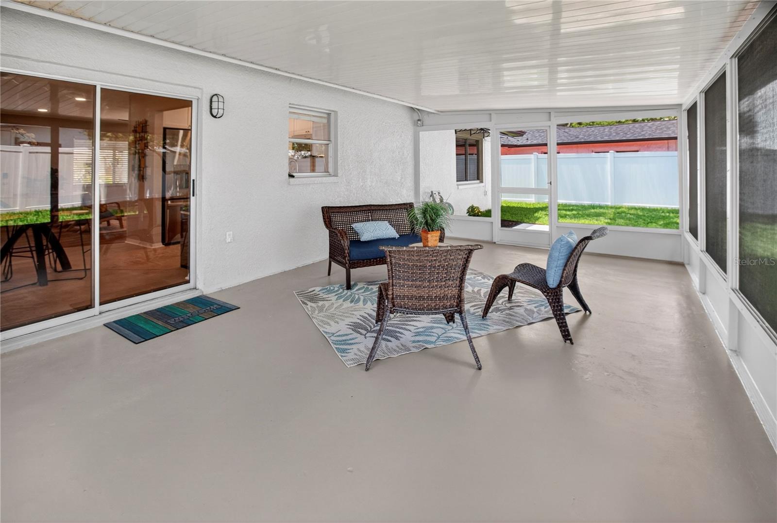 BONNIE BAY UNIT THREE PH ONE - Residential