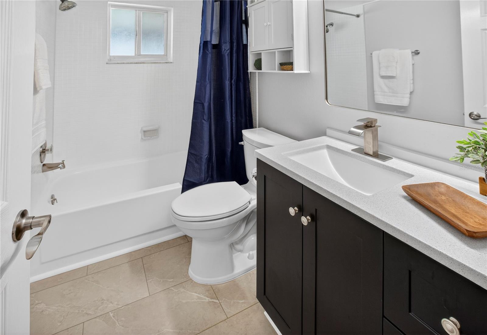 BONNIE BAY UNIT THREE PH ONE - Residential