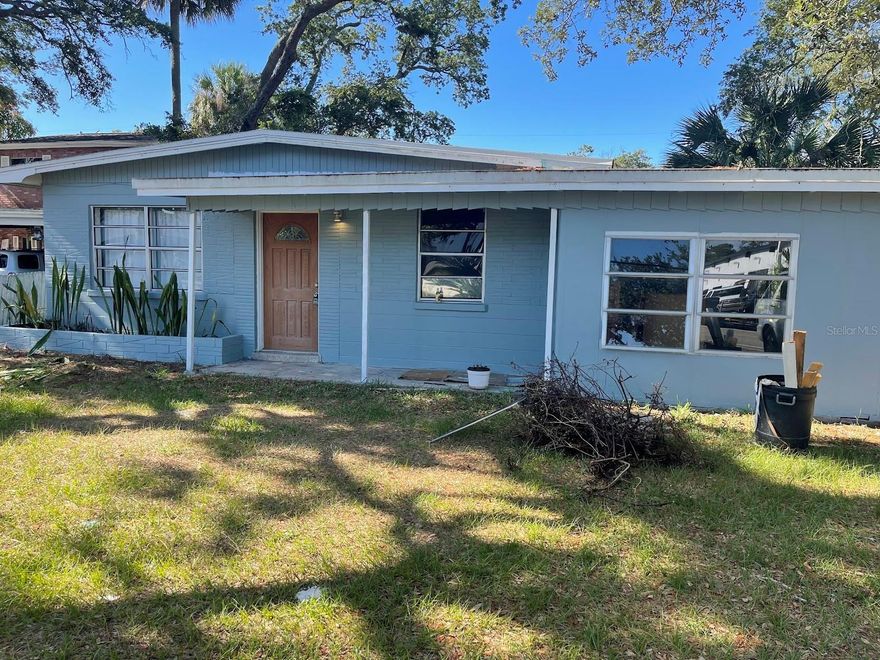 Short Sale. This 1088 square foot block home has lots of potential with 2 bedrooms and 1.0 bathroom. Property is located near the scenic Indian River.