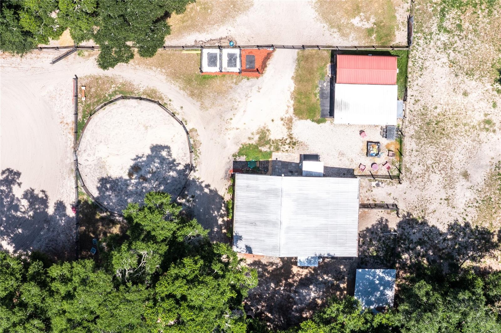 UNIVERSITY COUNTRY ESTS - Land