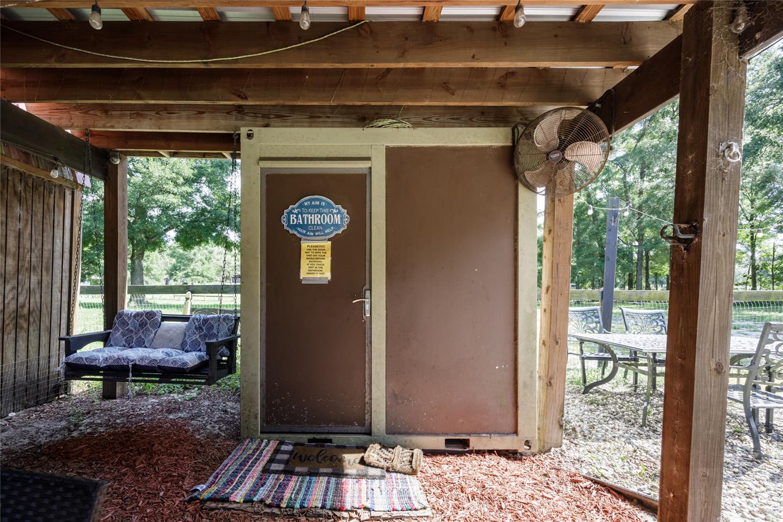 UNIVERSITY COUNTRY ESTS - Land