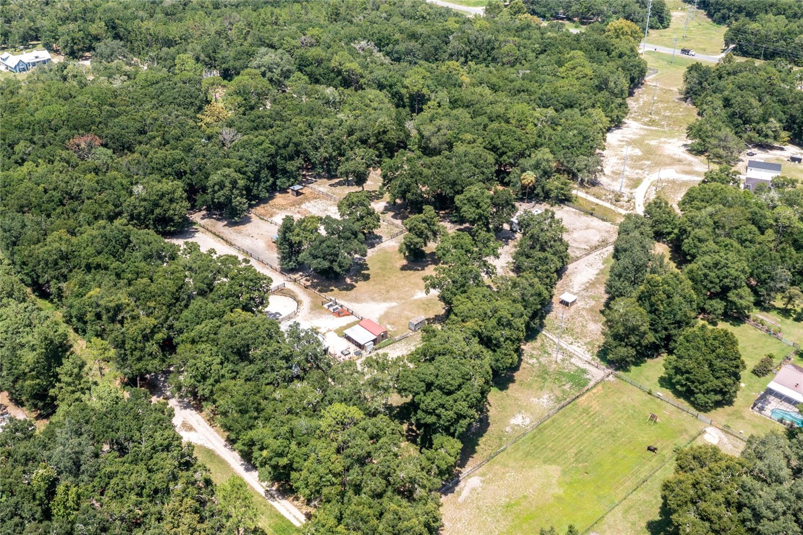 UNIVERSITY COUNTRY ESTS - Land