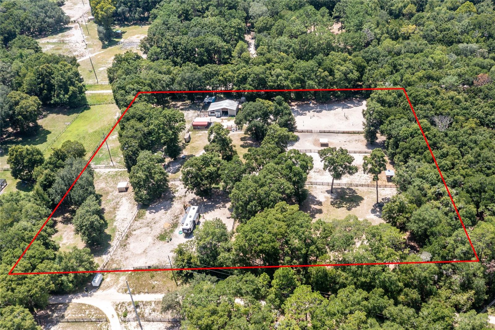 UNIVERSITY COUNTRY ESTS - Land