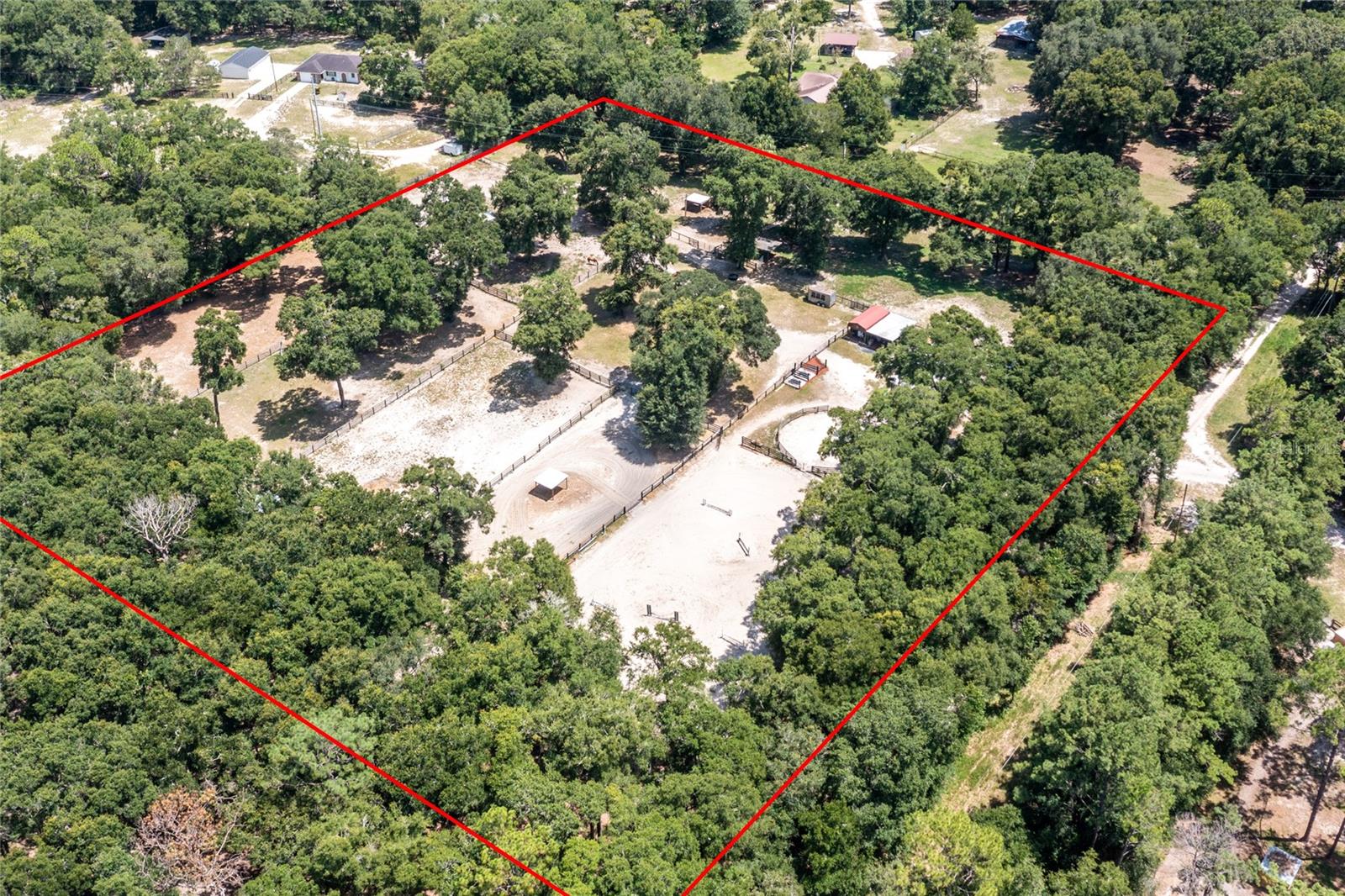 UNIVERSITY COUNTRY ESTS - Land