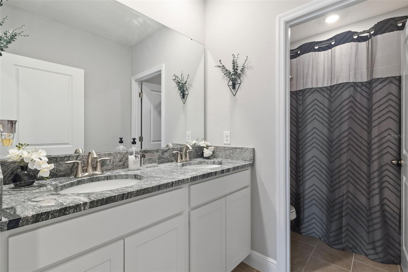 MANGROVE MANOR PH 1 - Residential