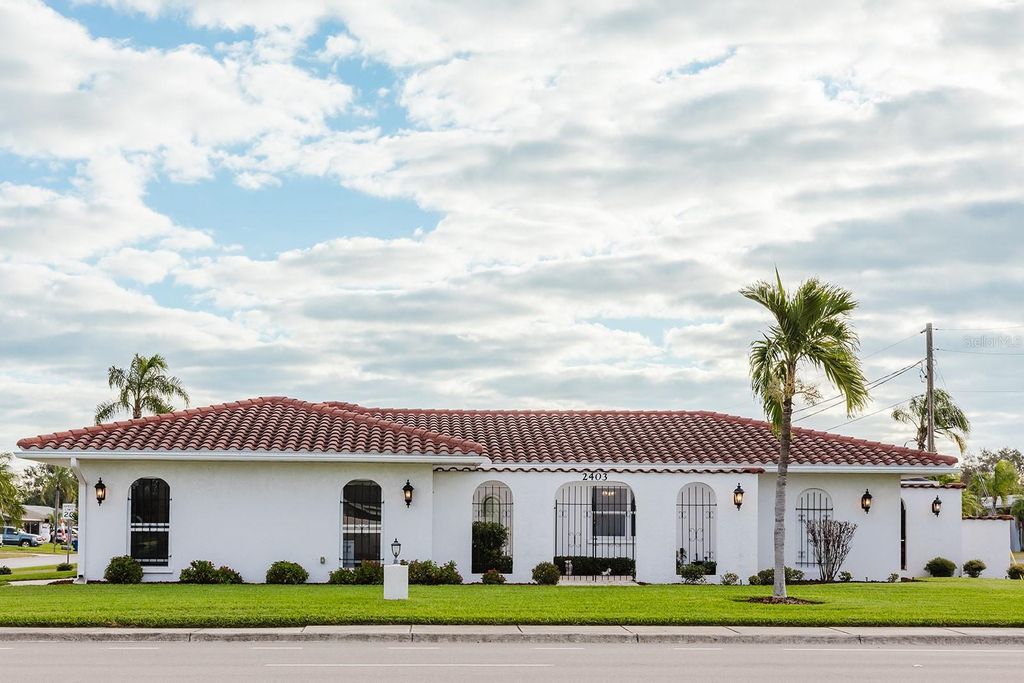 Photo of 2403 75th Street W, Bradenton, FL 34209 (MLS # A4676009)