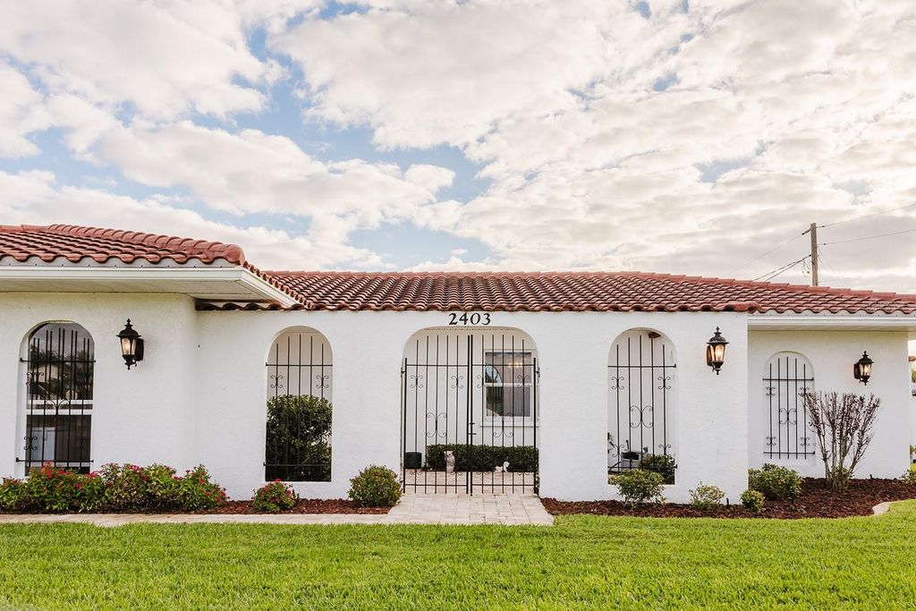 Photo of 2403 75th Street W, Bradenton, FL 34209 (MLS # A4676009)