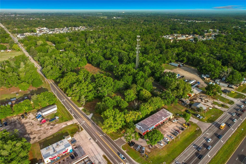 Photo of 1301 Duff Rd, Lakeland, FL 33810 (MLS # L4961358)