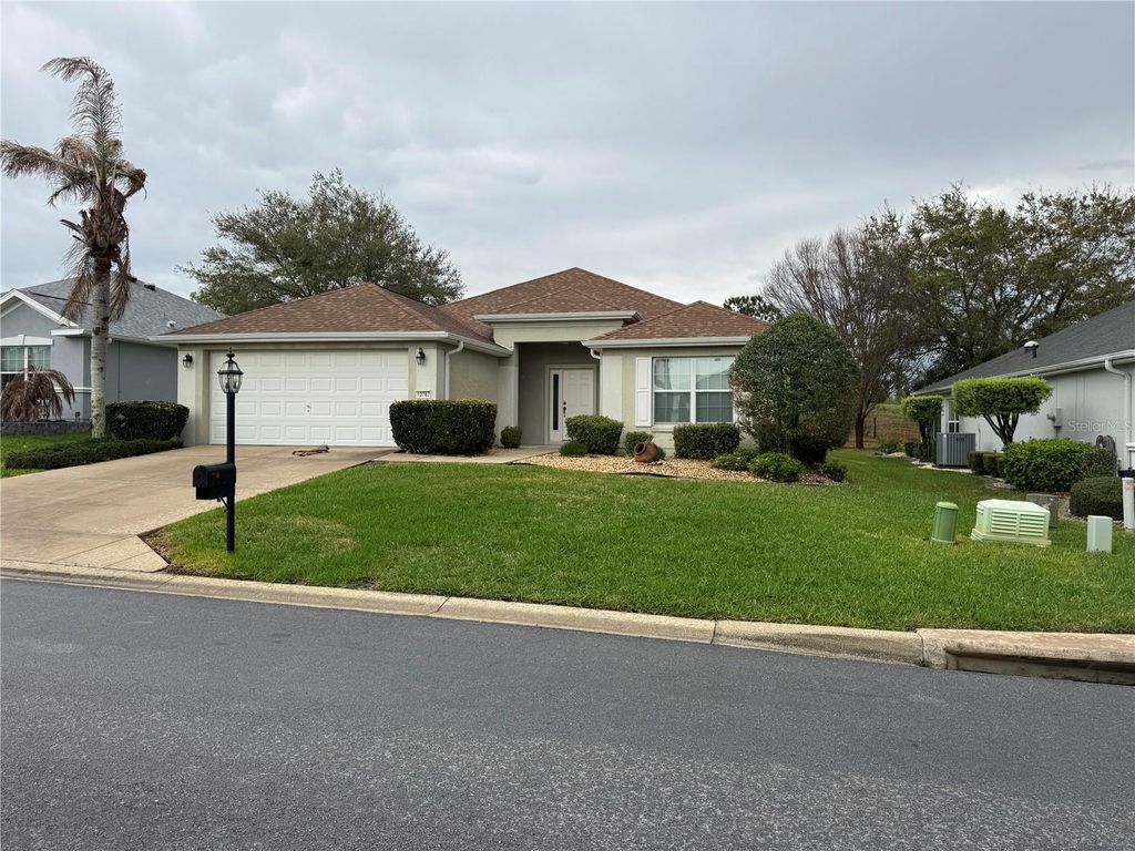 Photo of 12767 SE 97th Terrace Road, Summerfield, FL 34491 (MLS # OM720895)