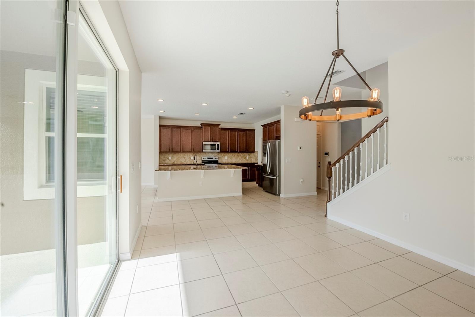 1873 DONAHUE DR