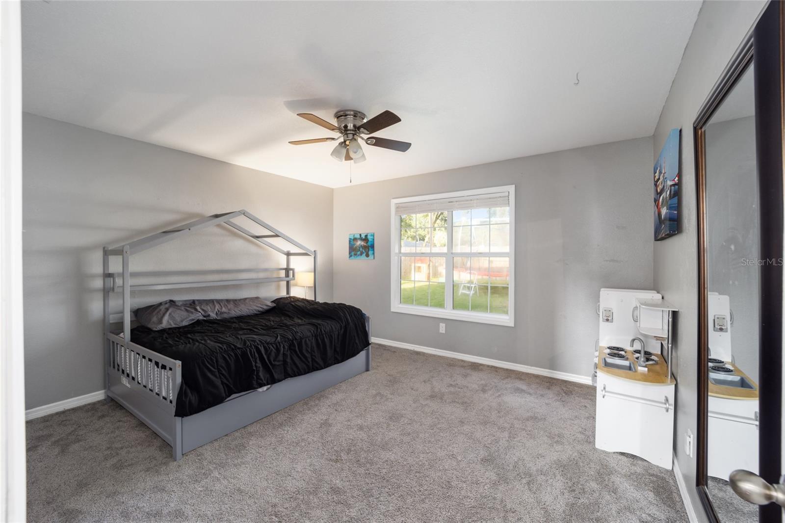 COUNTRY ESTATE - Residential