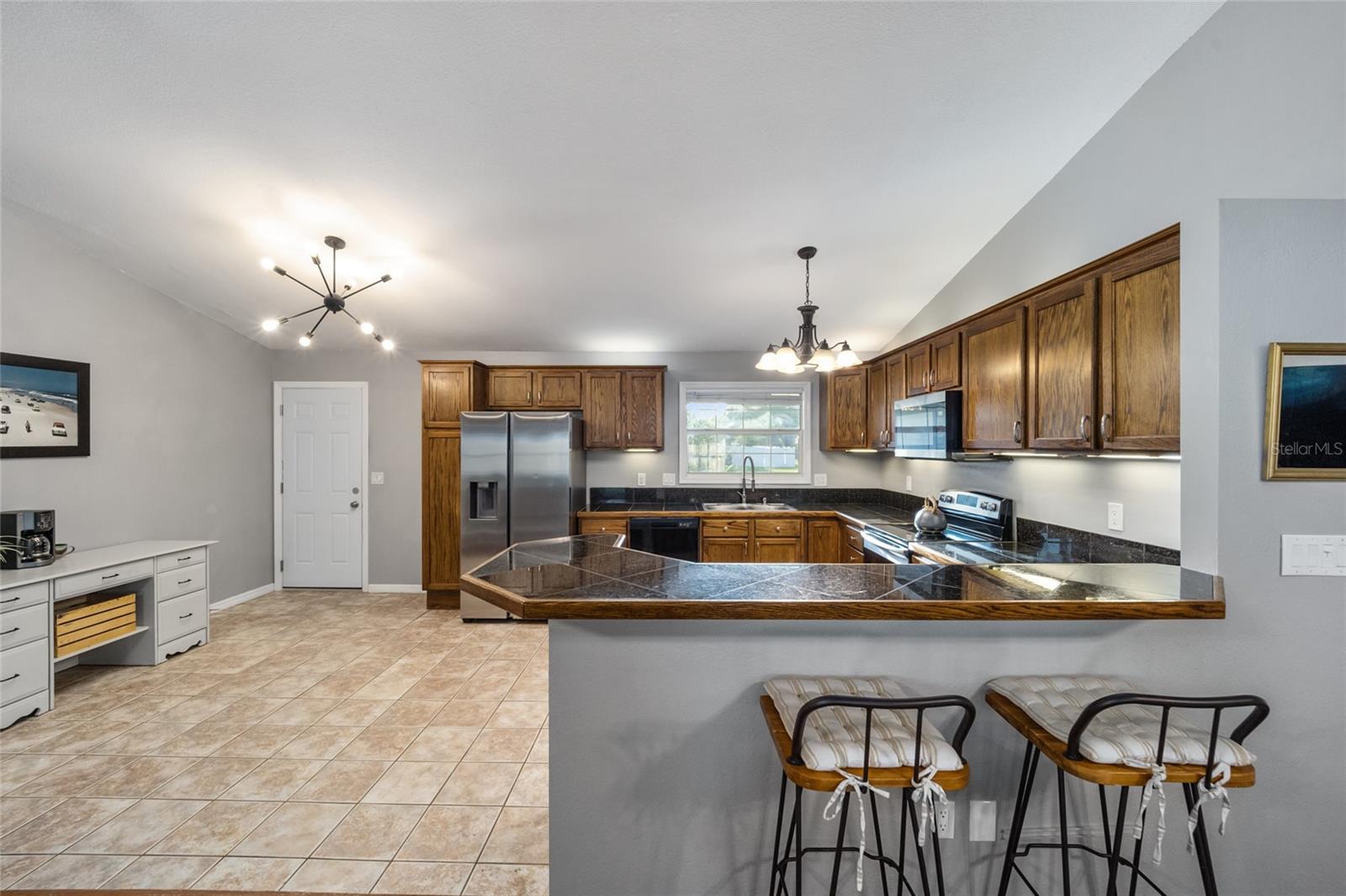 COUNTRY ESTATE - Residential