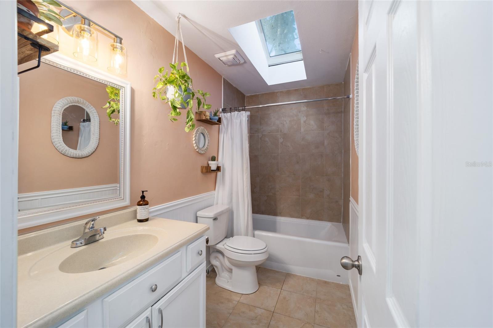 COUNTRY ESTATE - Residential