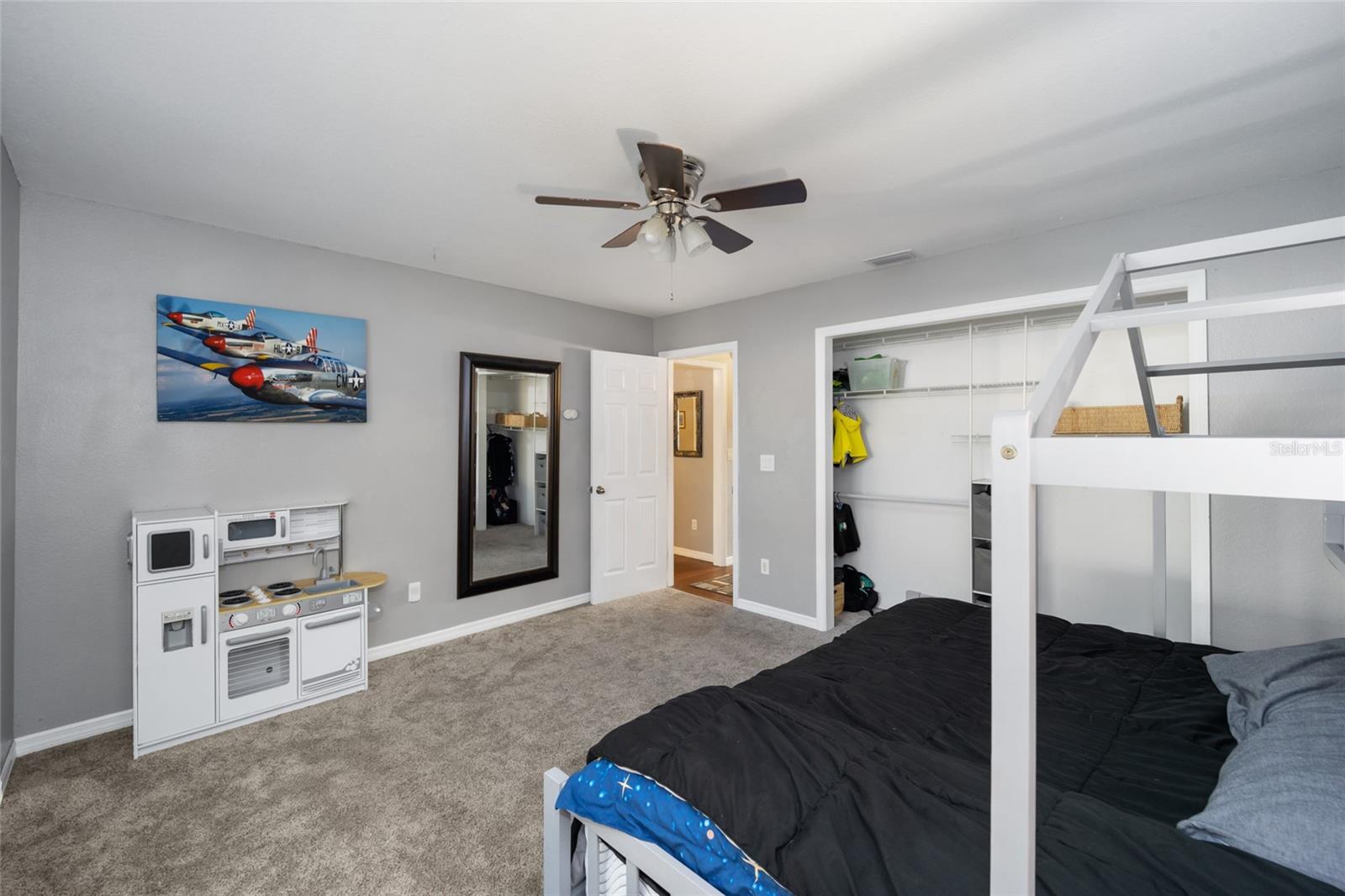 COUNTRY ESTATE - Residential