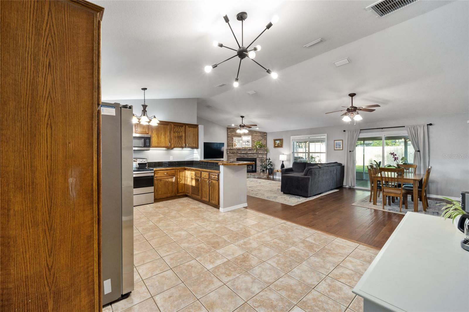 COUNTRY ESTATE - Residential