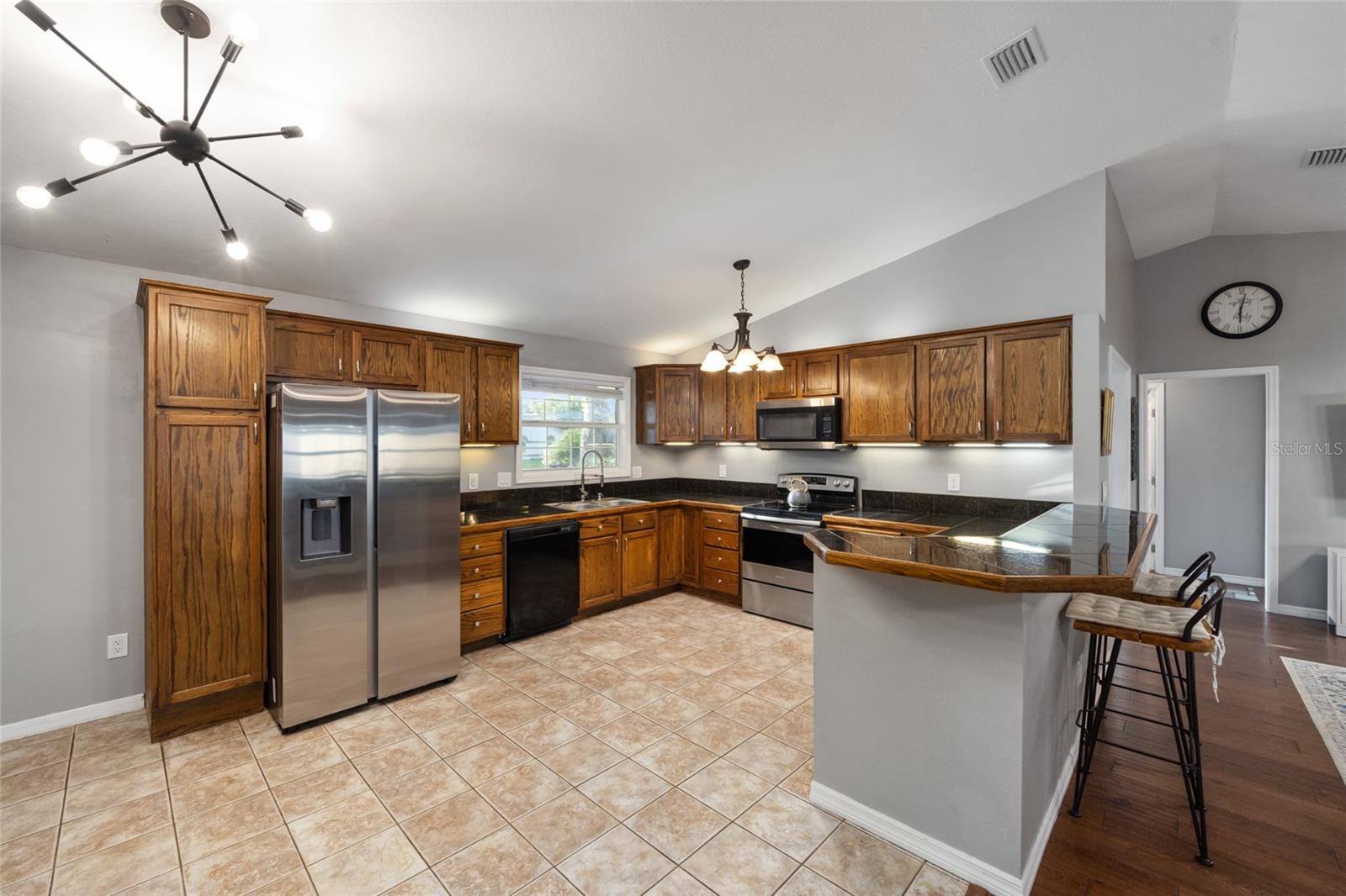 COUNTRY ESTATE - Residential