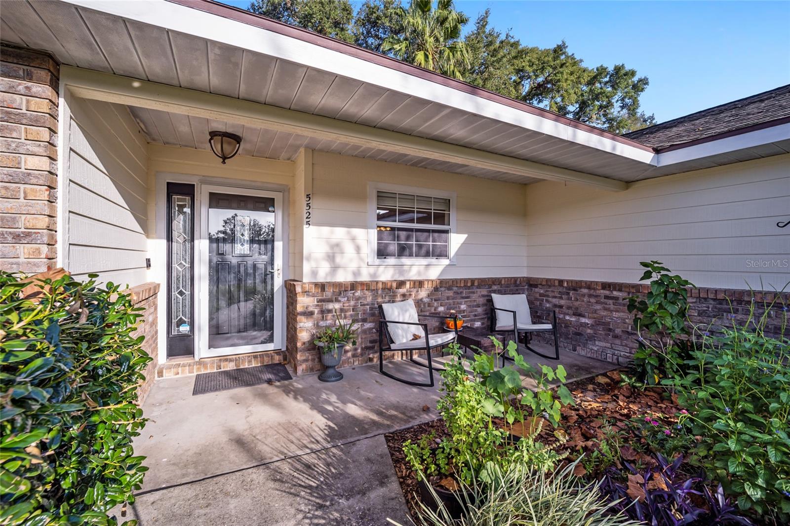 COUNTRY ESTATE - Residential