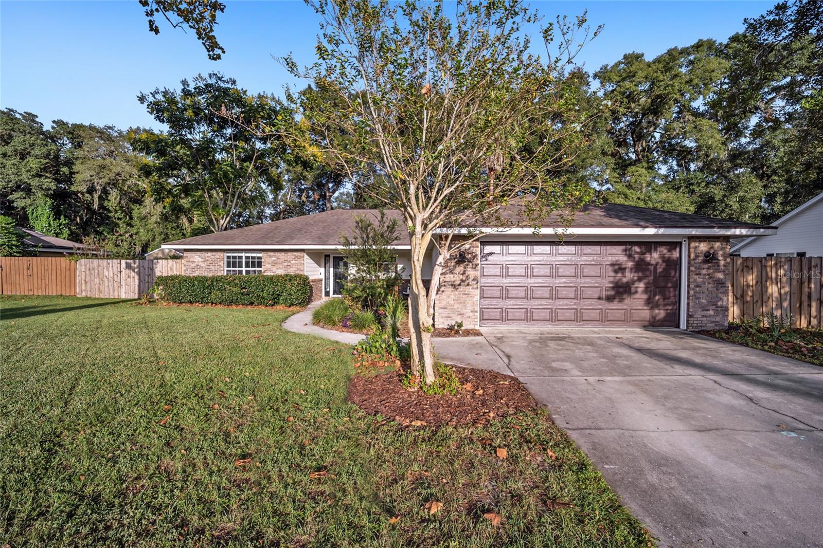 COUNTRY ESTATE - Residential