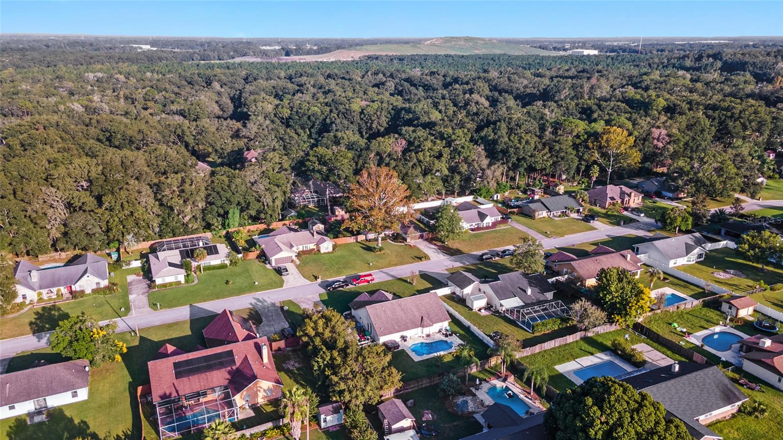 COUNTRY ESTATE - Residential