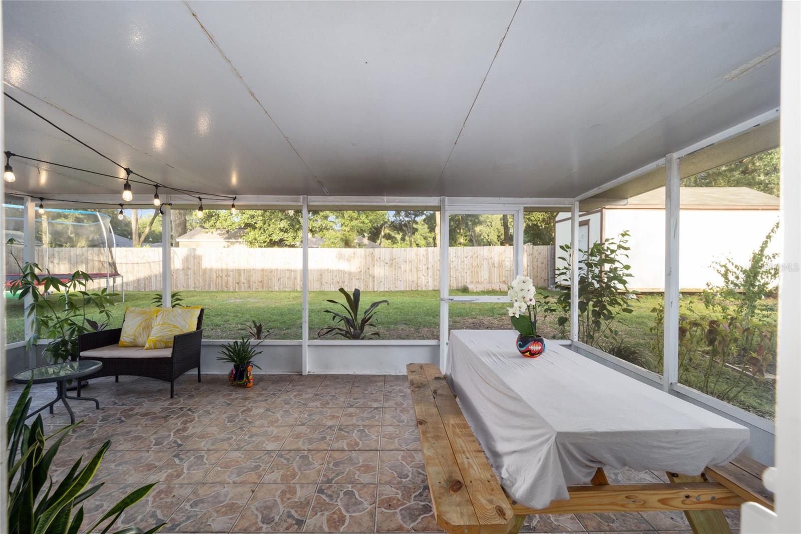 COUNTRY ESTATE - Residential