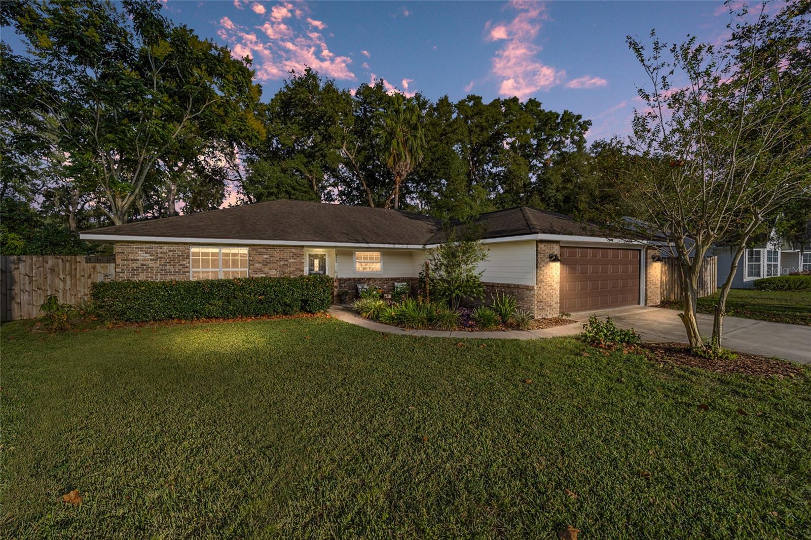 COUNTRY ESTATE - Residential