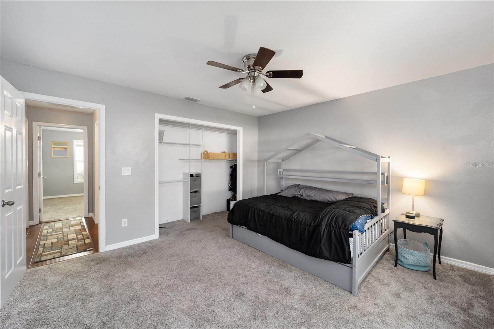 COUNTRY ESTATE - Residential