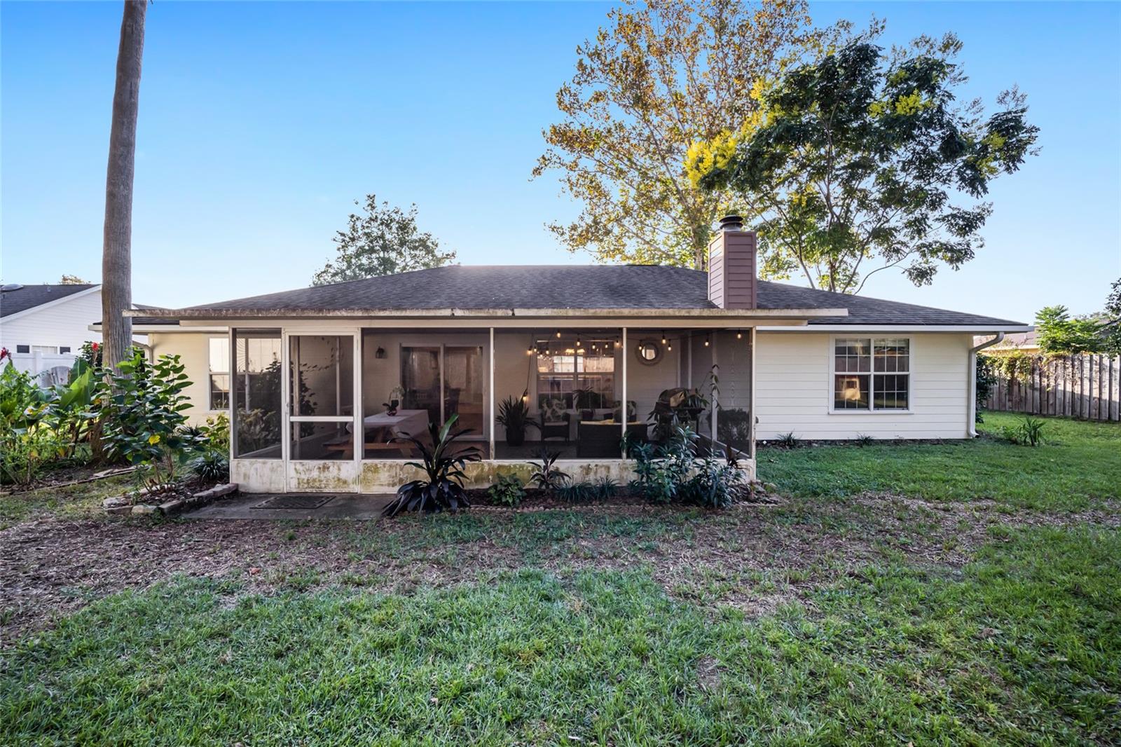 COUNTRY ESTATE - Residential