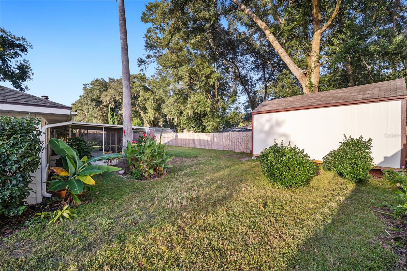 COUNTRY ESTATE - Residential