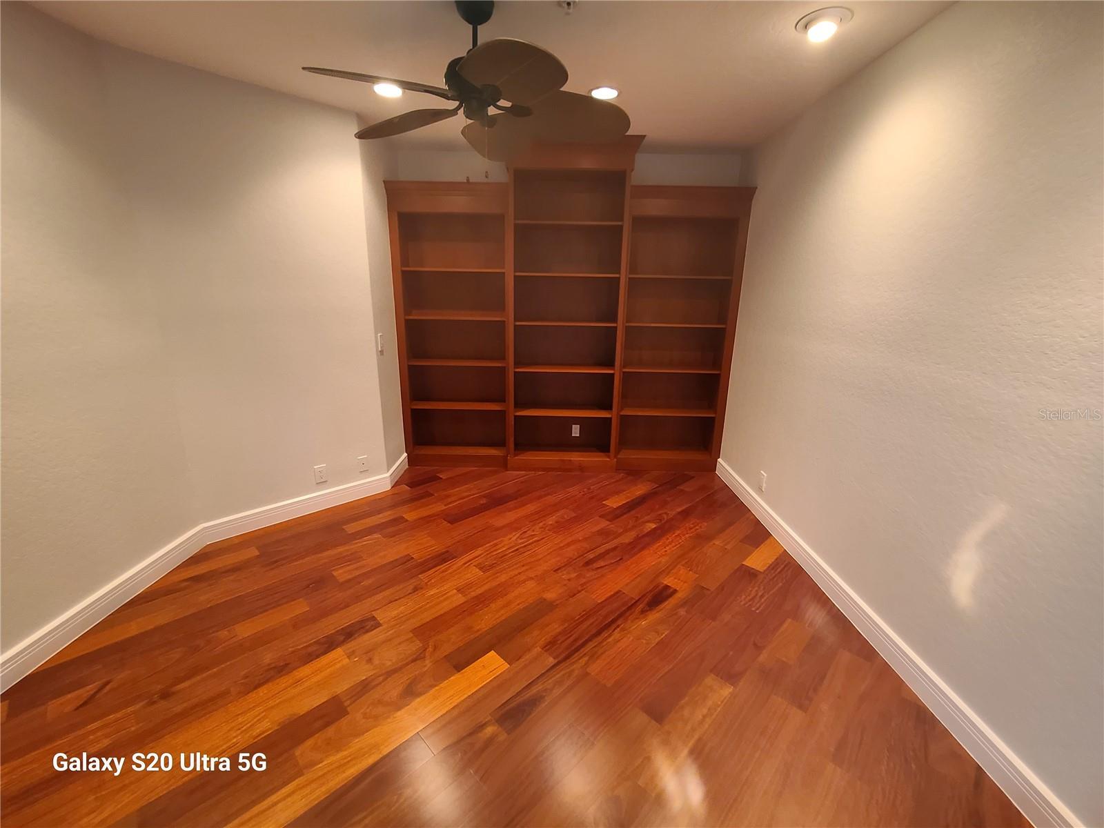 TANGERINE BAY CLUB - Residential