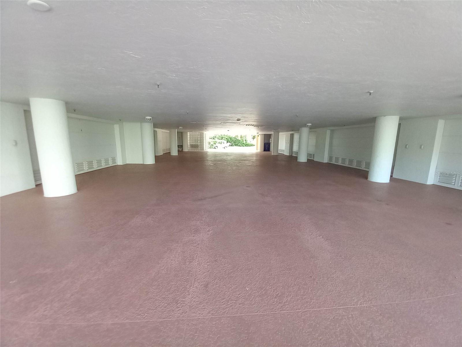 TANGERINE BAY CLUB - Residential