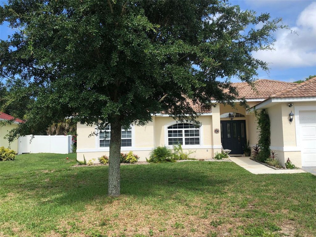 Photo of 47 Fieldstone Lane, Palm Coast, FL 32137 (MLS # FC312775)