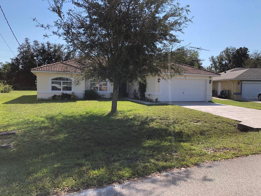 Photo of 47 Fieldstone Lane, Palm Coast, FL 32137 (MLS # FC312775)