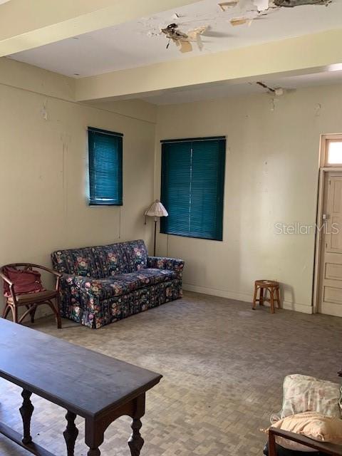 ASHFORD 1364 - Residential