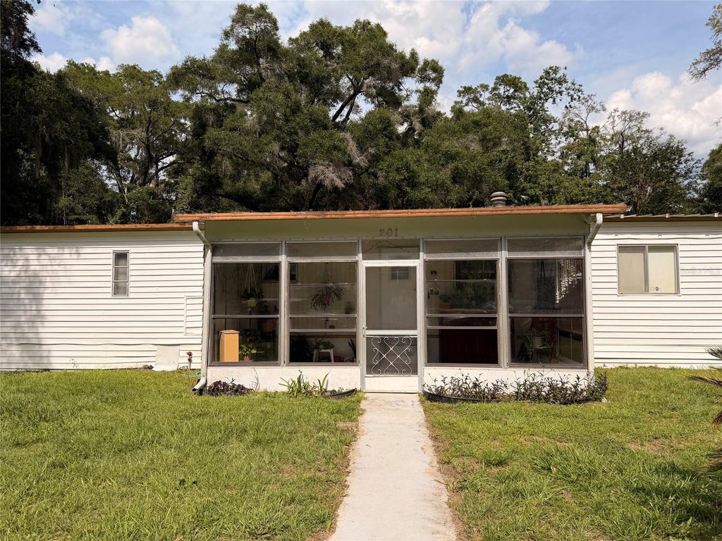 Photo of 201 NW 136th Terrace, Ocala, FL 34482 (MLS # OM726366)