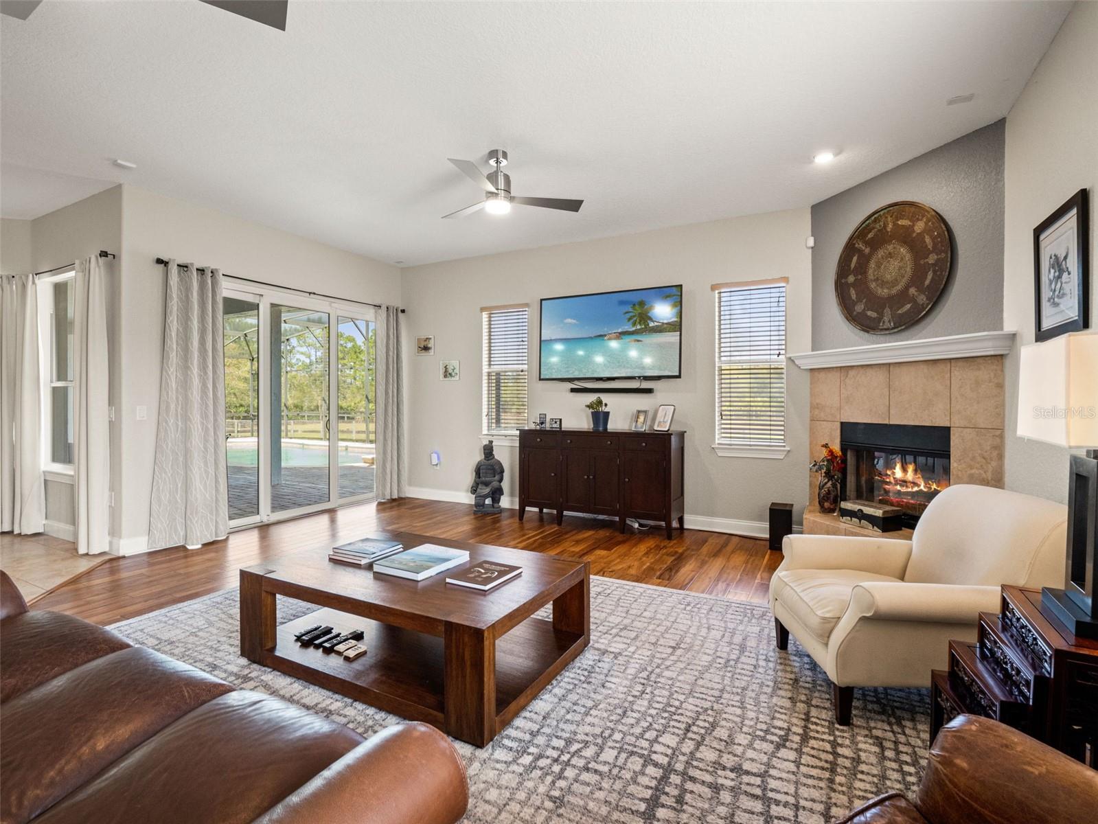 WEDGEFIELD/ ROCKET CITY - Residential